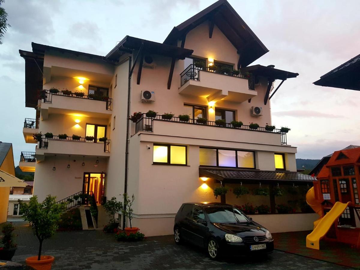 Hotel Buchenland Gura Humorului Bagian luar foto
