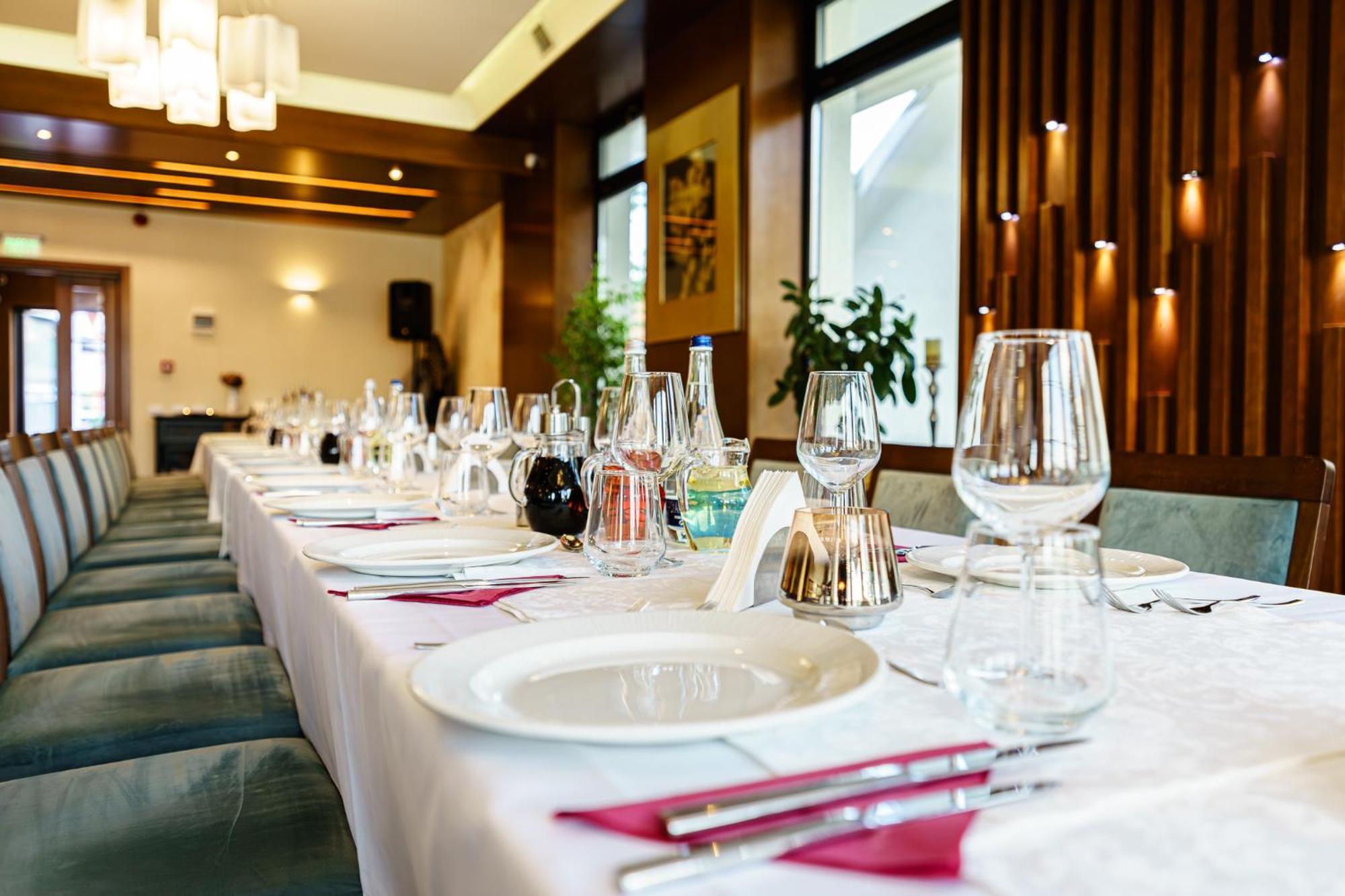 Hotel Buchenland Gura Humorului Bagian luar foto