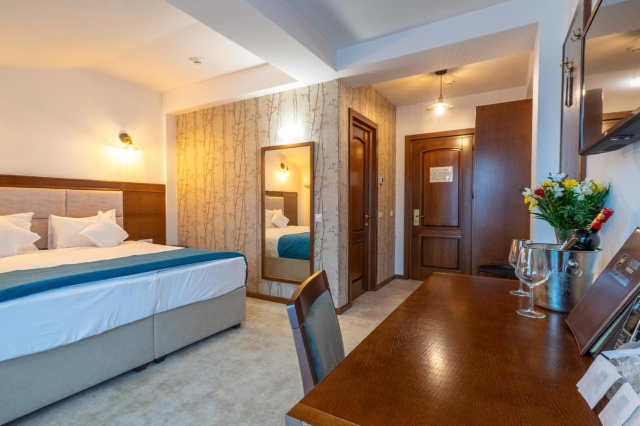 Hotel Buchenland Gura Humorului Bagian luar foto