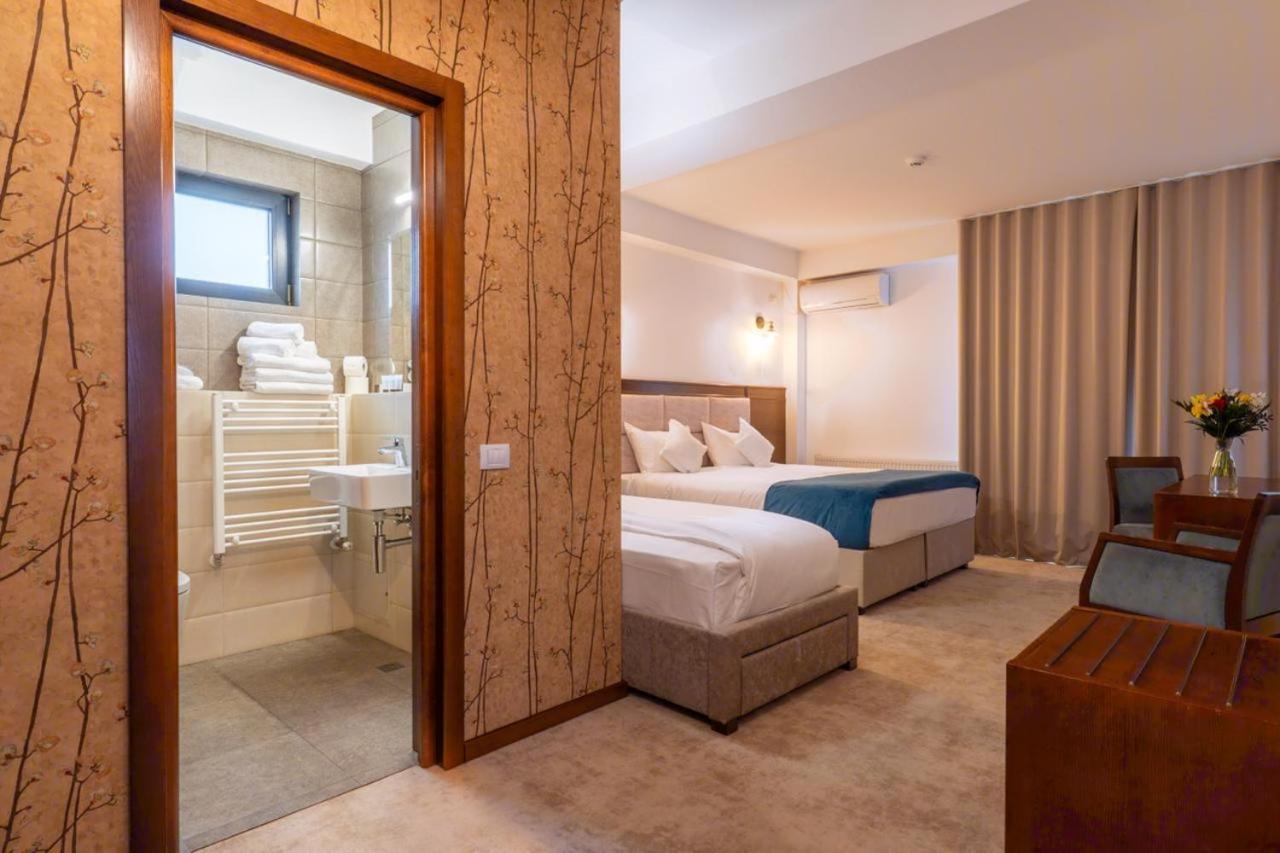 Hotel Buchenland Gura Humorului Bagian luar foto