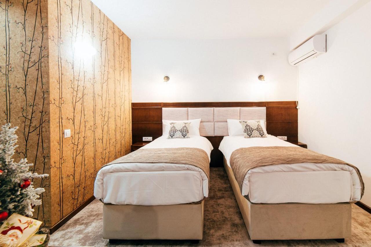 Hotel Buchenland Gura Humorului Bagian luar foto