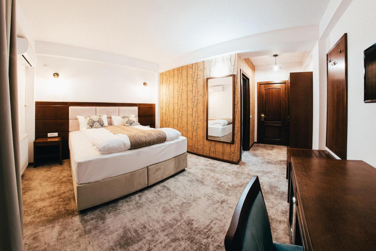 Hotel Buchenland Gura Humorului Bagian luar foto