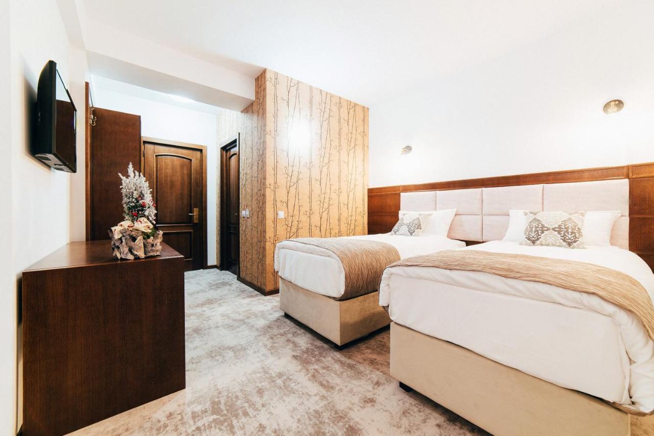 Hotel Buchenland Gura Humorului Bagian luar foto